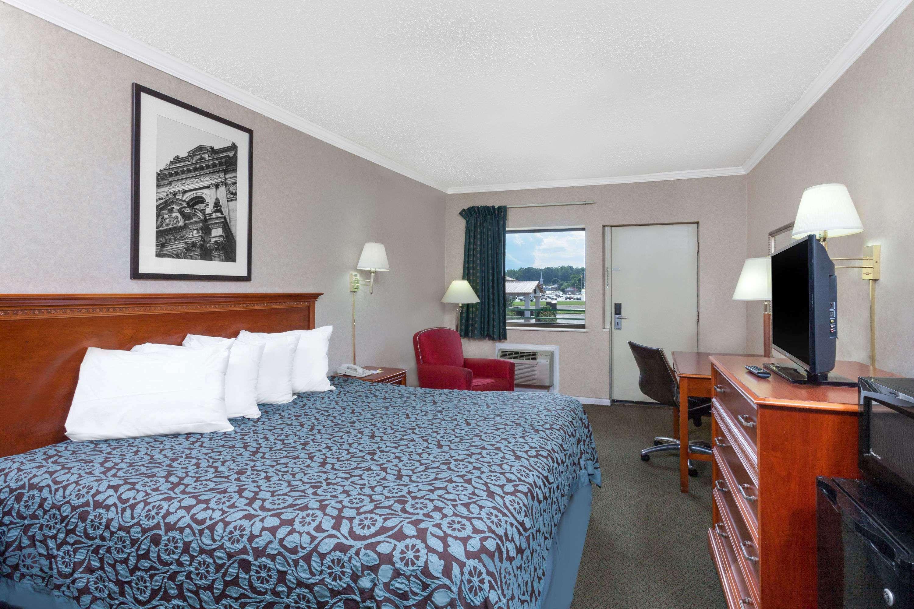 Days Inn By Wyndham Morristown Buitenkant foto